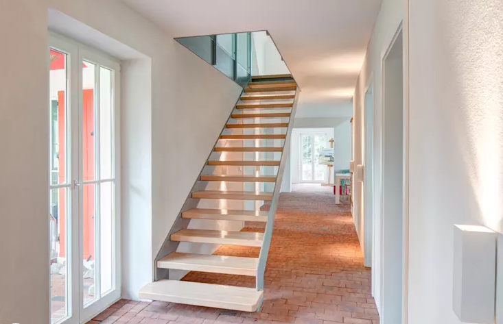 Thiết kế cầu thang hiện đại: Với xu thế thiết kế nhà mới, thiết kế cầu thang hiện đại sẽ mang đến cho bạn một không gian đầy phong cách và tinh tế. Với các tùy chọn thiết kế đơn giản hoặc phức tạp, bạn có thể tạo ra một không gian đẹp mắt và đẳng cấp cho căn nhà của bạn.