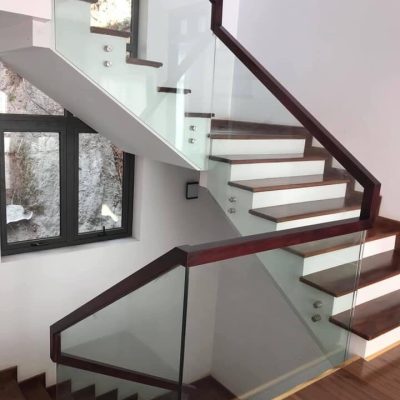 Cầu thang kính 18